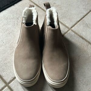 Toms "Bryce"  Leather High-Top Faux Fur Lined Sneakers - Size 6.5- NWOT